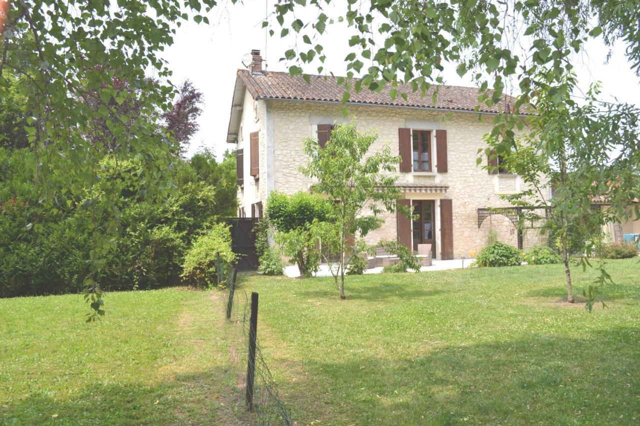 Les Bruyeres B&B Montbron Экстерьер фото