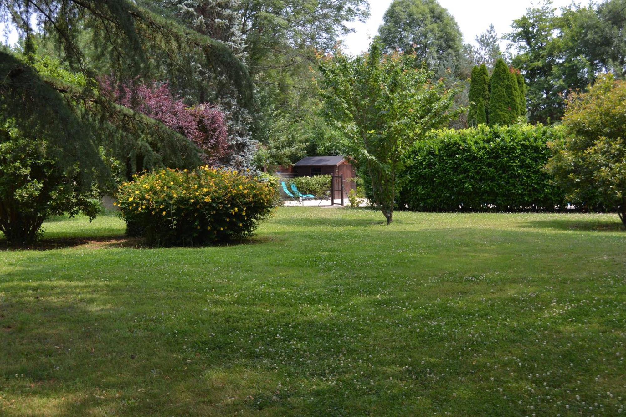 Les Bruyeres B&B Montbron Экстерьер фото