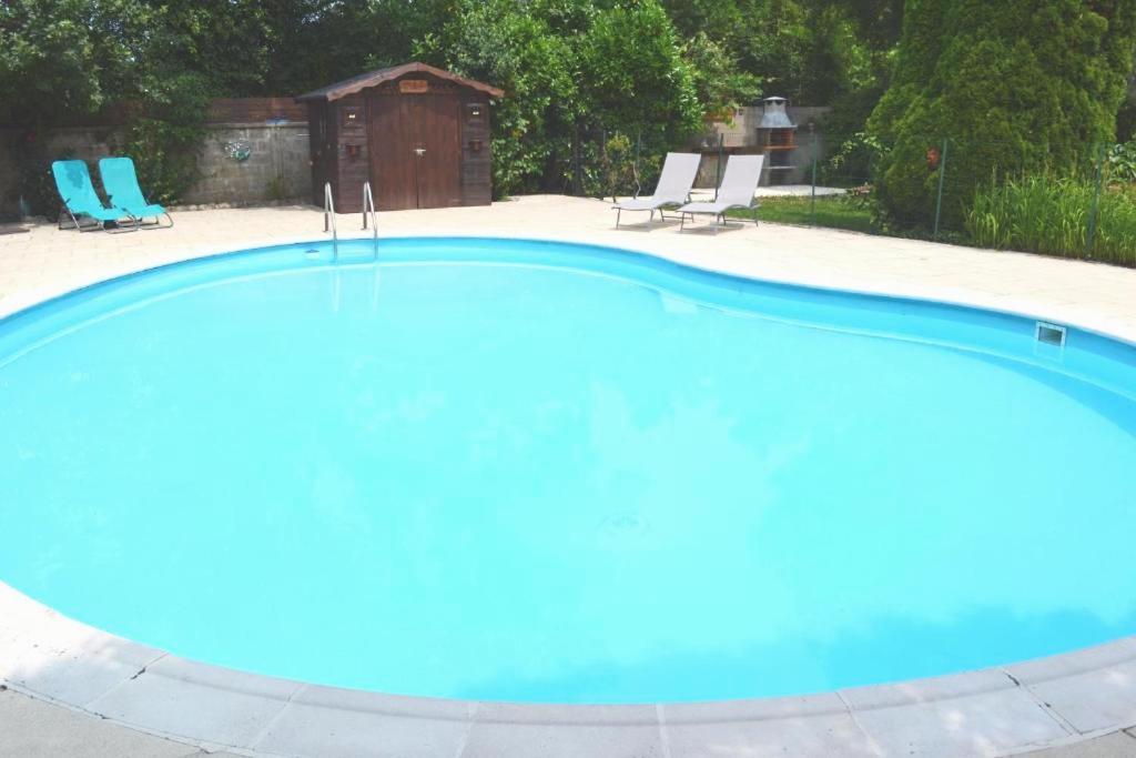 Les Bruyeres B&B Montbron Экстерьер фото